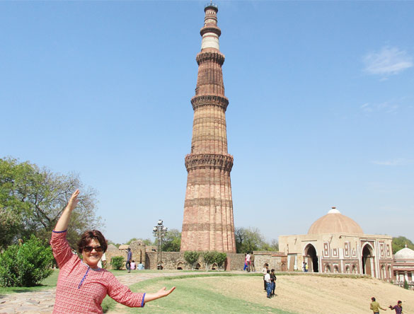 Astu Guest Ms. Julieta - Chile en Qutub Minar, Delhi